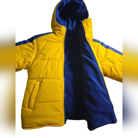 Fila Reversible Hooded Puffer Jacket - Picture 5 of 9